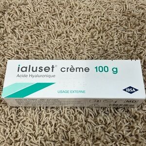 Ialuset - Hyaluronic Acid Cream from the French pharmacy